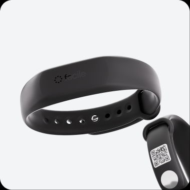 Facile NFC smart band being tapped